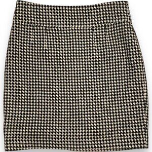 🍀Banana Republic Black White Wool Blend Houndstooth Print Pencil Skirt Size 4